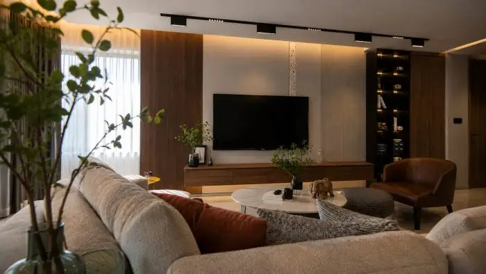 Real-shot pictures of British villa